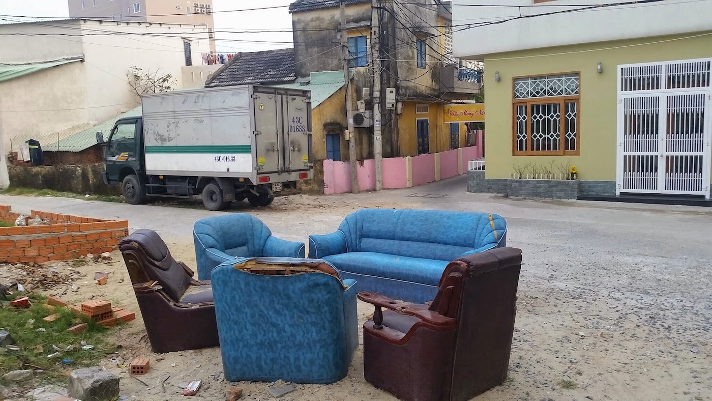 street couch in vietnam
